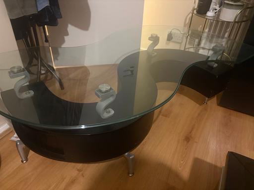 Buy & Sell Southwark Central London - Photos for Modern Curved Glass Coffee Table