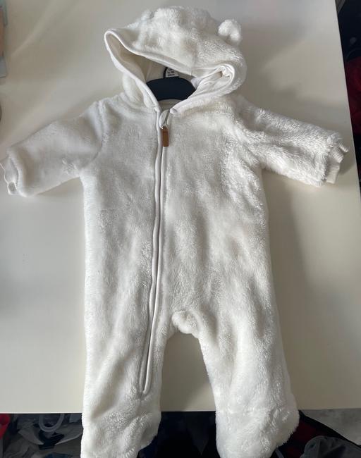 Buy & Sell North Wingfield North East Derbyshire - Photos for White fleece snow suit