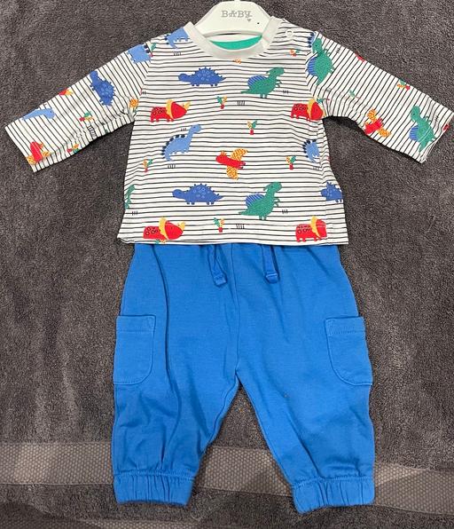 Buy & Sell North Wingfield North East Derbyshire - Photos for Dinosaur and joggers set