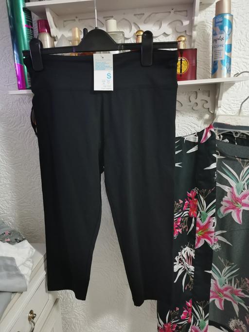 Buy & Sell Dalton-Le-Dale County Durham - Photos for SIZE SMALL CROPED LEGGINGS BNWT WITH KIMONO