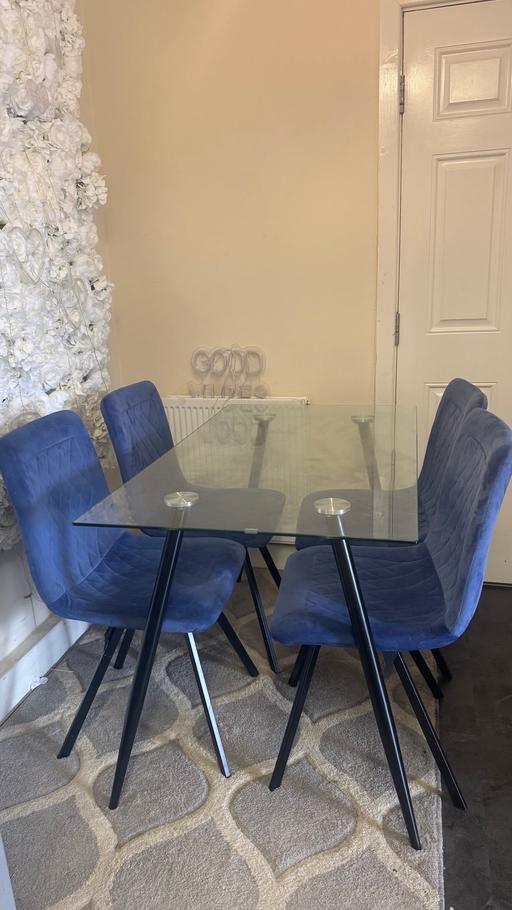 Buy & Sell Eccles Salford - Photos for Dinning table with chairs