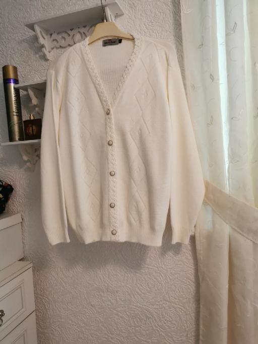 Buy & Sell Dalton-Le-Dale County Durham - Photos for LADIES SIZE SMALL CARDIGAN NEVER BEEN WORN C