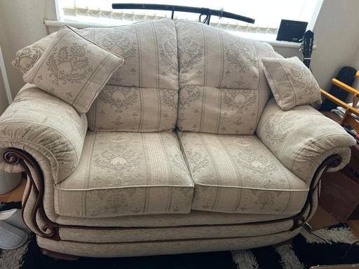 Buy & Sell Tividale Sandwell - Photos for 2 seater settee and 1 chair