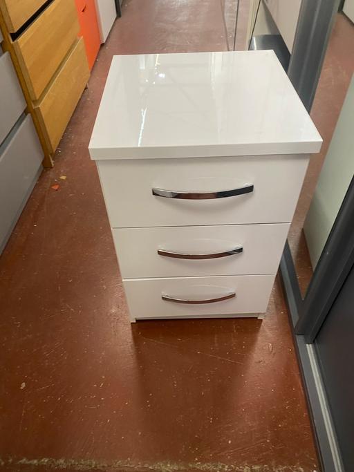 Buy & Sell Coventry City Centre Coventry - Photos for 3 Drawer Bedside Table -White Gloss