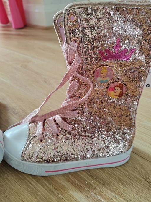 Buy & Sell Stanley Liverpool - Photos for Princess shoes