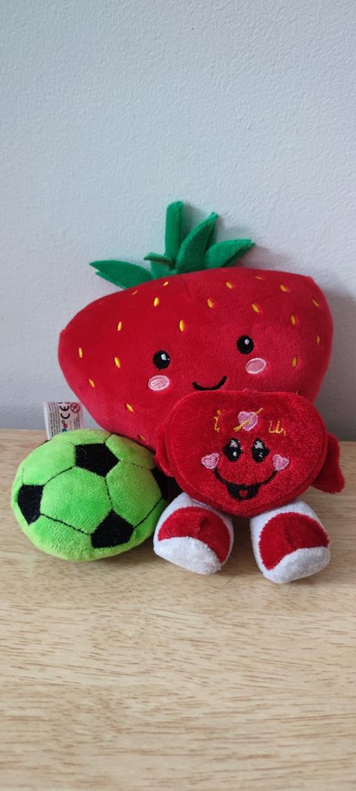 Buy & Sell Stretton East Staffordshire - Photos for Mini Trio Plush Bundle: 🍓 + ⚽ + ❤️