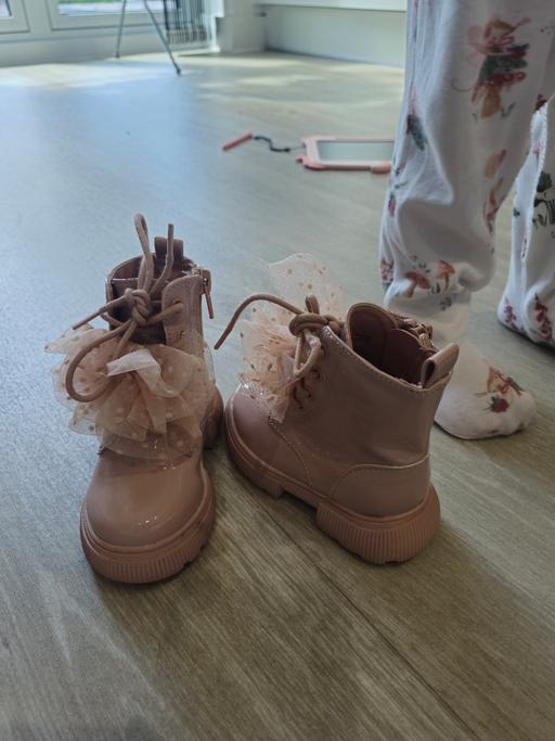Buy & Sell Goose Green Wigan - Photos for girls pink boots Infant Size 5