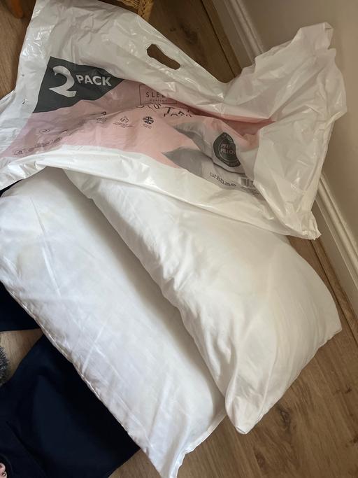 Buy & Sell Cadeby Doncaster - Photos for 2 pillows