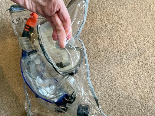 Buy & Sell Symington South Ayrshire - Photos for Two adult sea swimming masks and one snorkel