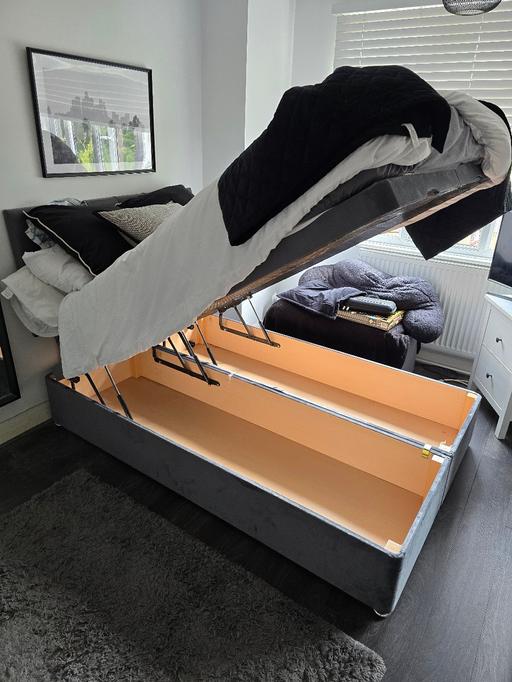 Buy & Sell Purley Croydon - Photos for Small Double bed with headboard and mattress