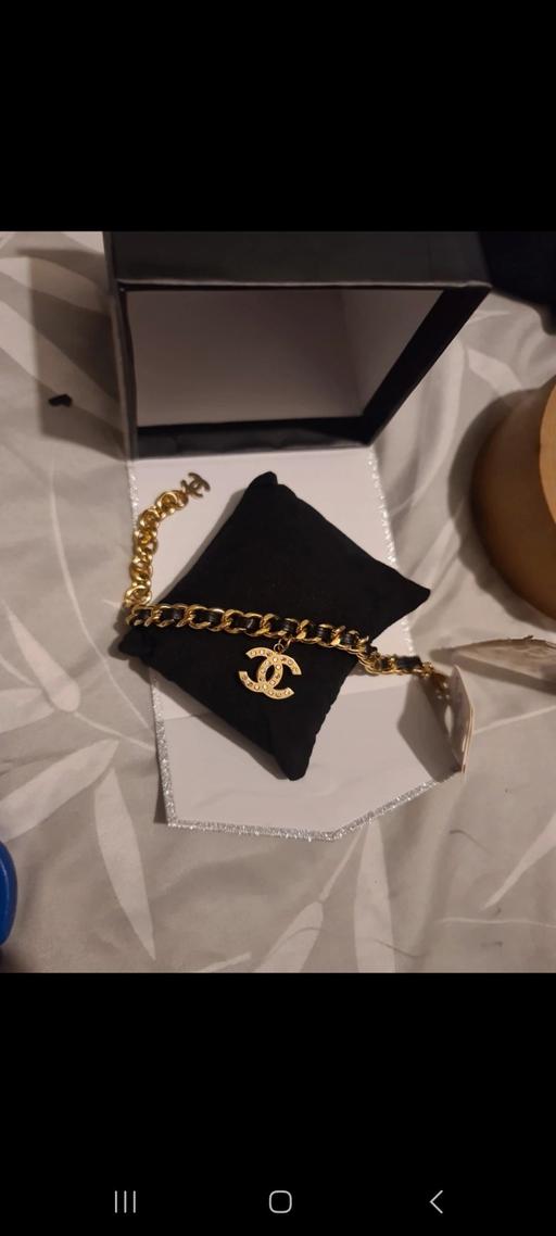 Buy & Sell Lees Oldham - Photos for Gold-plated luxurious desginer bracelet for w