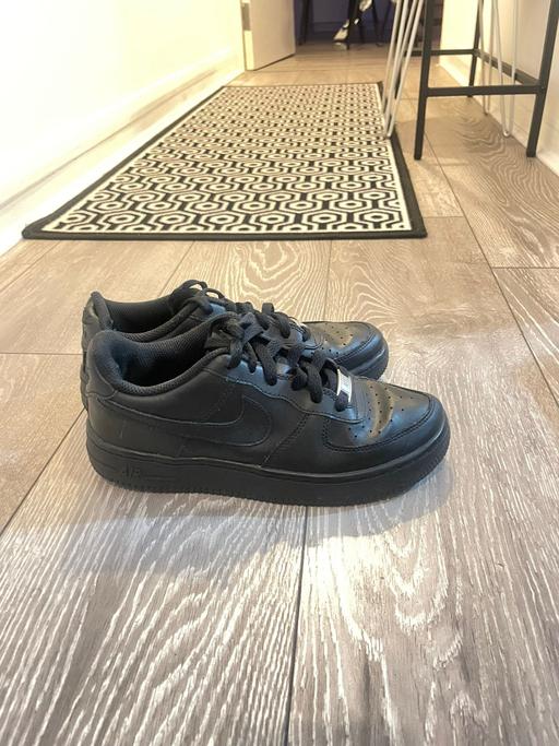 Buy & Sell Stockwell South West London - Photos for Trainers