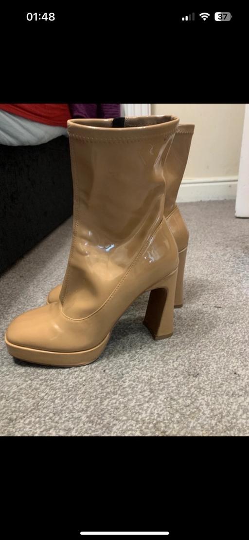 Buy & Sell Whitefield Bury - Photos for Mid Heel Boots Beige Water Proof River Island