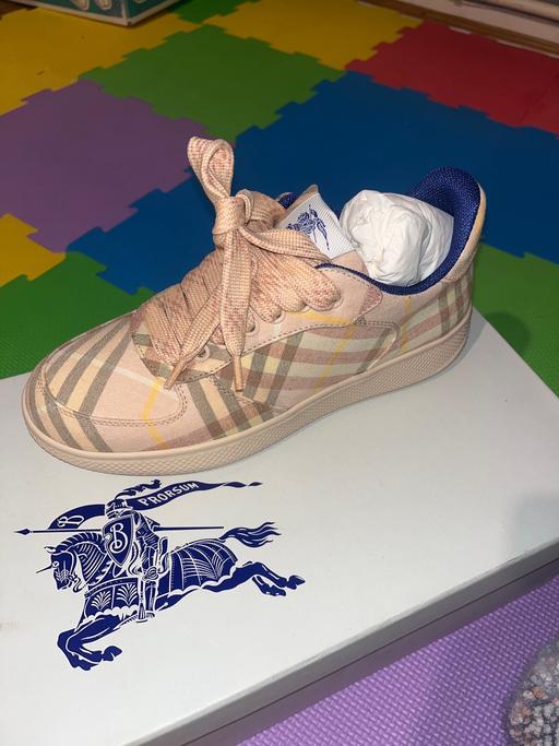 Buy & Sell Ladywell South East London - Photos for Burberry cotton sneakers