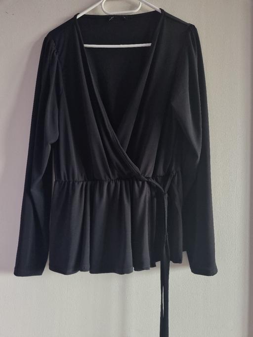 Buy & Sell Liverpool Knowsley - Photos for Women's Black Long Sleeved Top