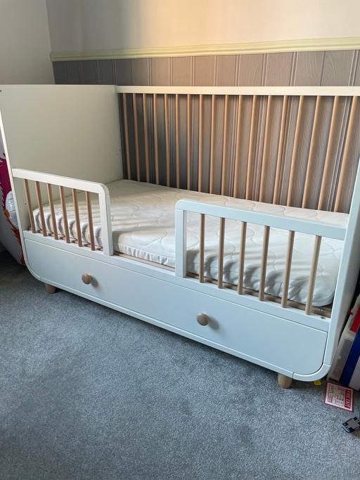 Buy & Sell Chertsey Runnymede - Photos for IKEA white cot with drawer and toddler bed