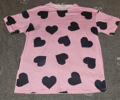 Buy & Sell Clayton West Kirklees - Photos for Pink Shein Love Heart Oversized T.Shirt