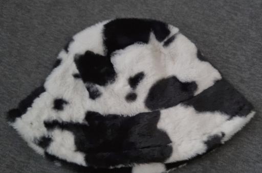 Buy & Sell Clayton West Kirklees - Photos for Velvet Cow PrInt Bucket Hat - One Size
