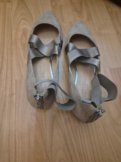 Buy & Sell Luton Bedfordshire - Photos for All very good condition size 5