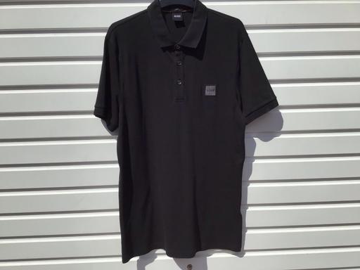Buy & Sell South Elmsall Wakefield - Photos for MENS HUGO BOSS T SHIRT SIZE M £10