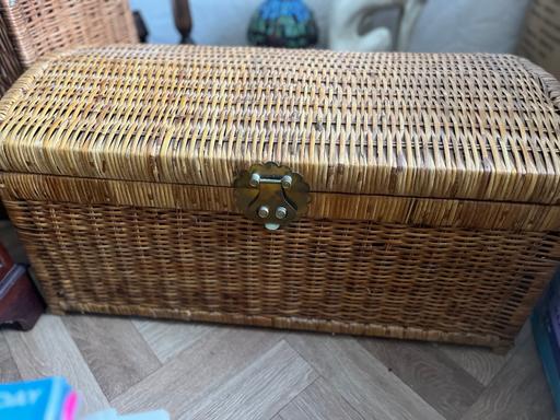Buy & Sell Derry Downs South East London - Photos for Antique Wicker basket Trunk