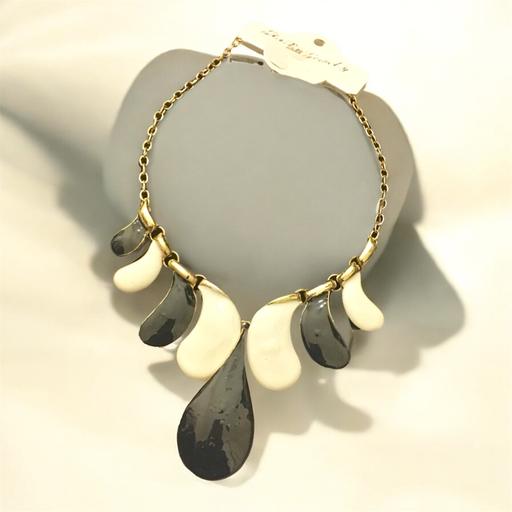 Buy & Sell The Embankment Business Park Stockport - Photos for Black and white statement necklace n145