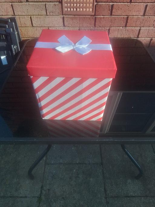 Buy & Sell Streetly Walsall - Photos for NEW RED/WHITE FOLDING BOX