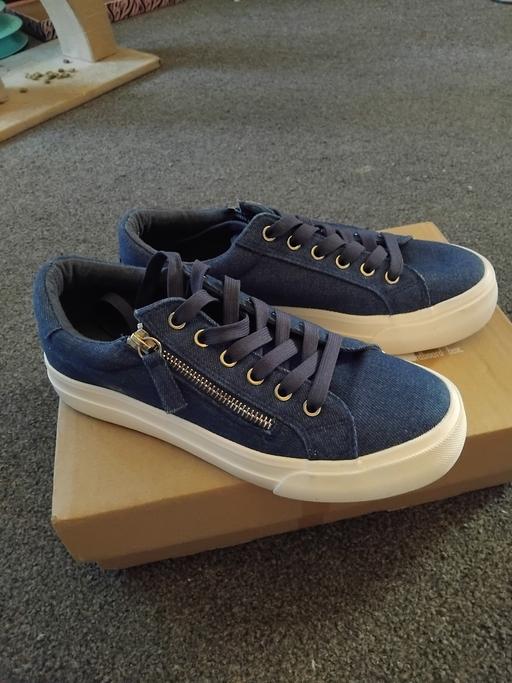 Buy & Sell Welwyn Garden City Welwyn Hatfield - Photos for ladys trainers