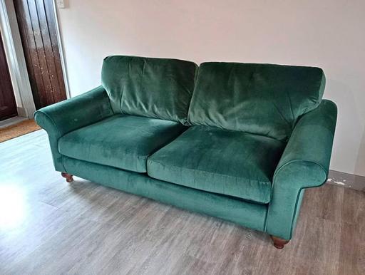 Buy & Sell Leeds City Centre Leeds - Photos for Modern Shinning Green Velvet 3+2x Settee