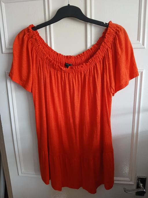 Buy & Sell Woodside South East London - Photos for Off the shoulder Top