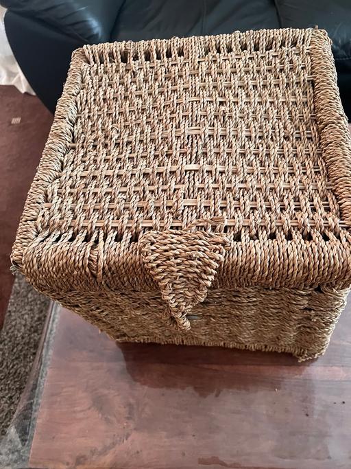 Buy & Sell Blackwall East London - Photos for Wicker storage box with lid