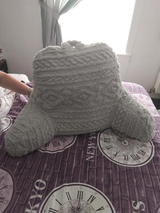 Buy & Sell Welwyn Garden City Welwyn Hatfield - Photos for bed and chair back support pillow