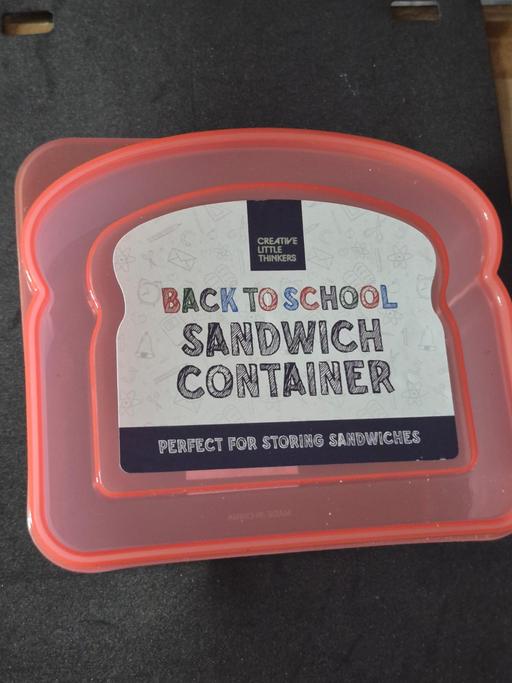 Buy & Sell Saint Osyth Tendring - Photos for sandwich container red & blue