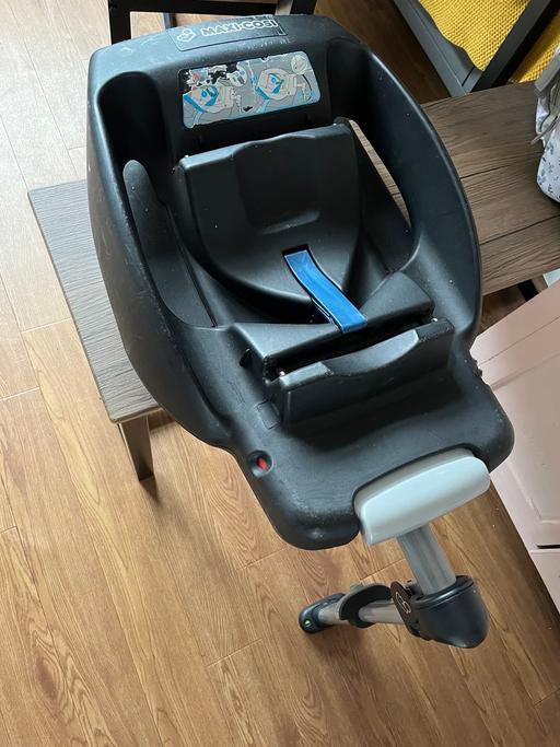 Buy & Sell Rowley Village Sandwell - Photos for Maxi-Cosy CabrioFix car seat & Easy Base 2