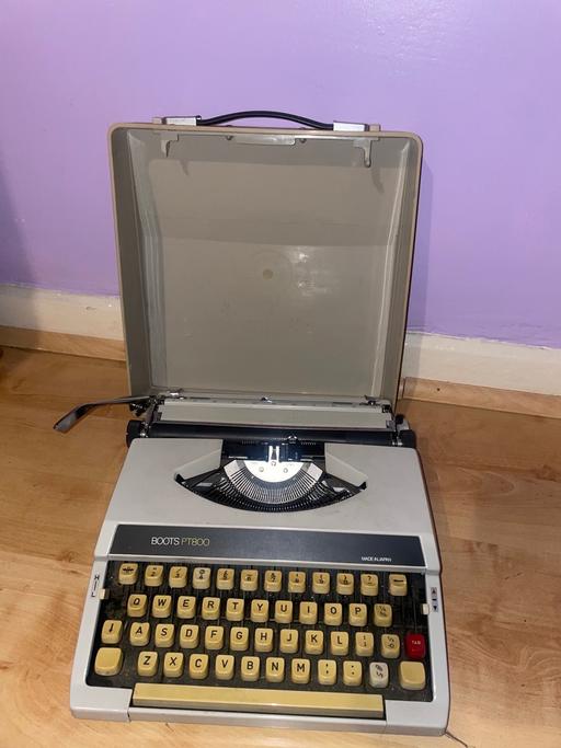 Buy & Sell Grove Park South East London - Photos for Vintage Typewriter Portable Boots PT800