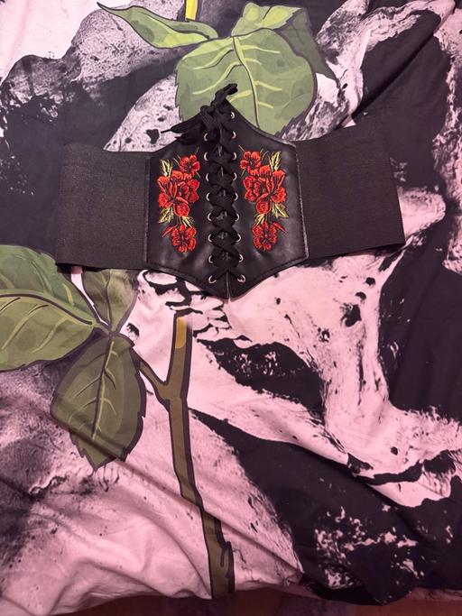 Buy & Sell Woodford Park Industrial Estate Cheshire West and Chester - Photos for Rose corset belt