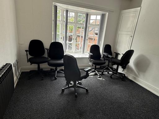 Buy & Sell Woodville South Derbyshire - Photos for 8 x office chairs