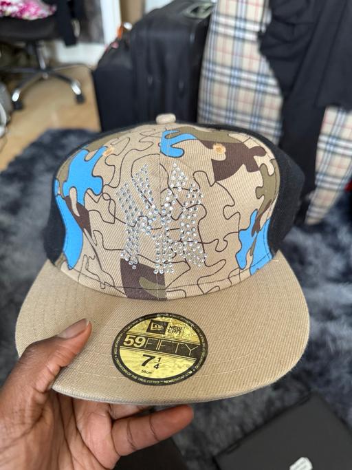 Buy & Sell Custom House East London - Photos for New era Yankees cap