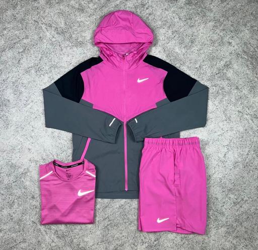 Buy & Sell Trinafour Perth and Kinross - Photos for Pink Nike Miler Set