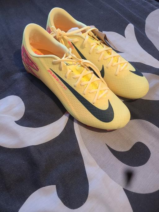 Buy & Sell Walsall Town Centre Walsall - Photos for Mens Nike Football Boots Size 9.5