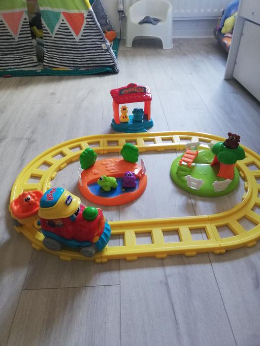 Buy & Sell Haydons Road South West London - Photos for Chicco toddler train set - English and French