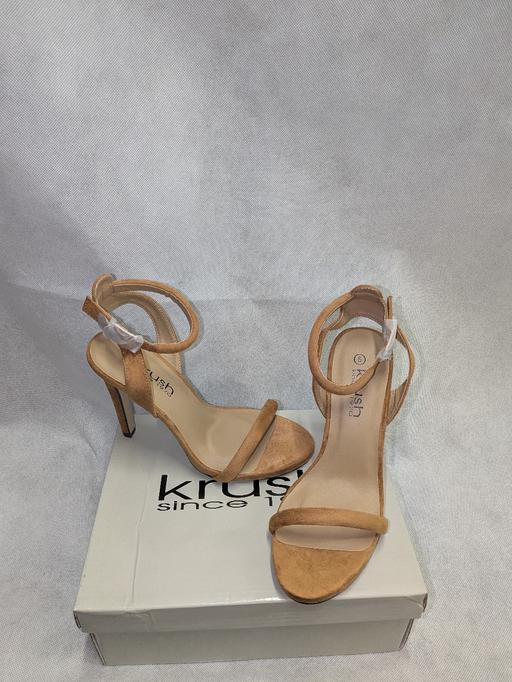 Buy & Sell Netherton Dudley - Photos for New size 5 tan heels