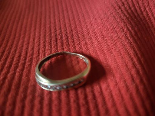 Buy & Sell Cannock Cannock Chase - Photos for 9ct gold ring