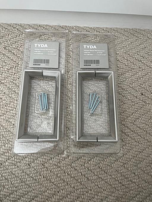 Buy & Sell Bradley Fold Bury - Photos for Silver cupboard door handles