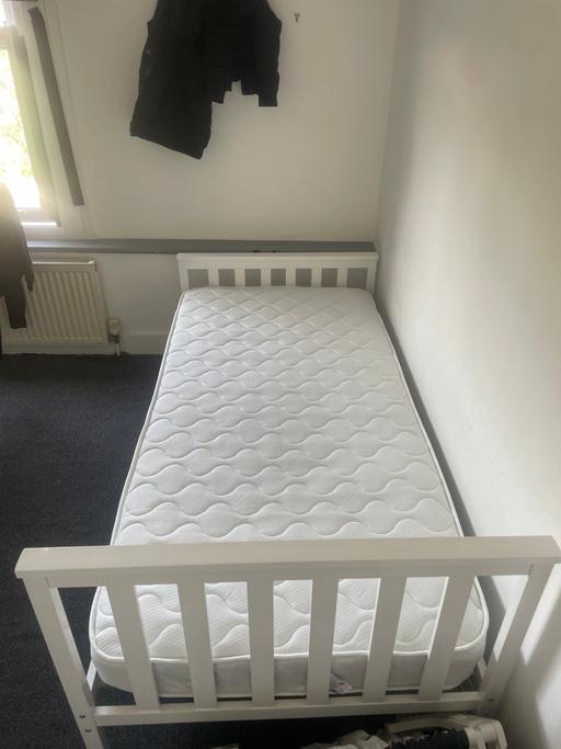 Buy & Sell Wandsworth South West London - Photos for Single bed with matters
