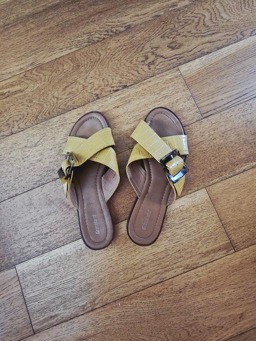 Buy & Sell Newton Doncaster - Photos for Sandals, size 6