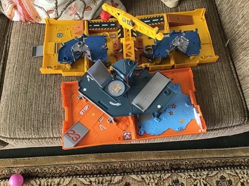 Buy & Sell Essington Wolverhampton - Photos for Matchbox pop up playset 2005