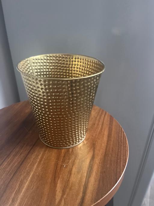 Buy & Sell Wickersley Rotherham - Photos for Gold plant pot