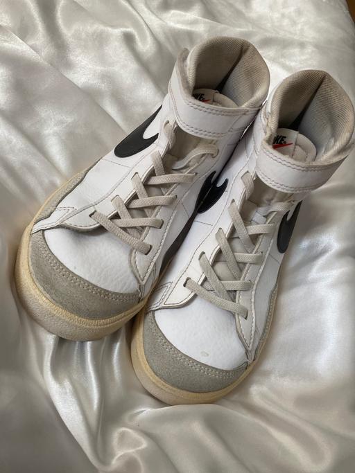 Buy & Sell West Bromwich Sandwell - Photos for Blazer Mid '77 Kids Trainers White Black size