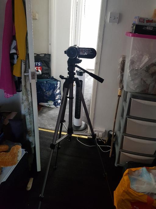 Buy & Sell Longley Sheffield - Photos for Samsung camcorder and stand